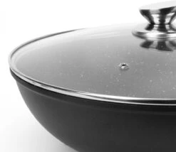 Swiss Pro+ - Marmeren Wokpan - Ø 32 Cm - Geschikt Voor Alle Warmtebronnen 9 Swiss Pro+ - Marmeren Wokpan - Ø 32 Cm - Geschikt Voor Alle Warmtebronnen -Woonkeuken Winkel 1200x1038