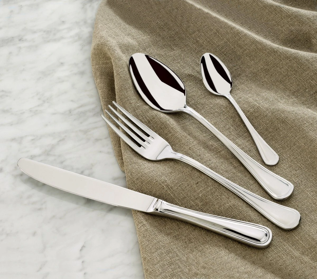 Amefa Rossini 66 Delige Bestekset - Uitgebreide Complete Set Inclusief Serveer Bestek En Vismessen - 6 Personen 4 Amefa Rossini 66 Delige Bestekset - Uitgebreide Complete Set Inclusief Serveer Bestek En Vismessen - 6 Personen - Afbeelding 2