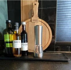 KROMS Peper En Zoutmolen Set - Peper En Zoutmolen Set Elektrisch -2 In 1 - Instelbare Maalgraad - Pepermolen - Zoutmolen - Peper En Zoutmolen Elektrisch -Woonkeuken Winkel 1200x1176