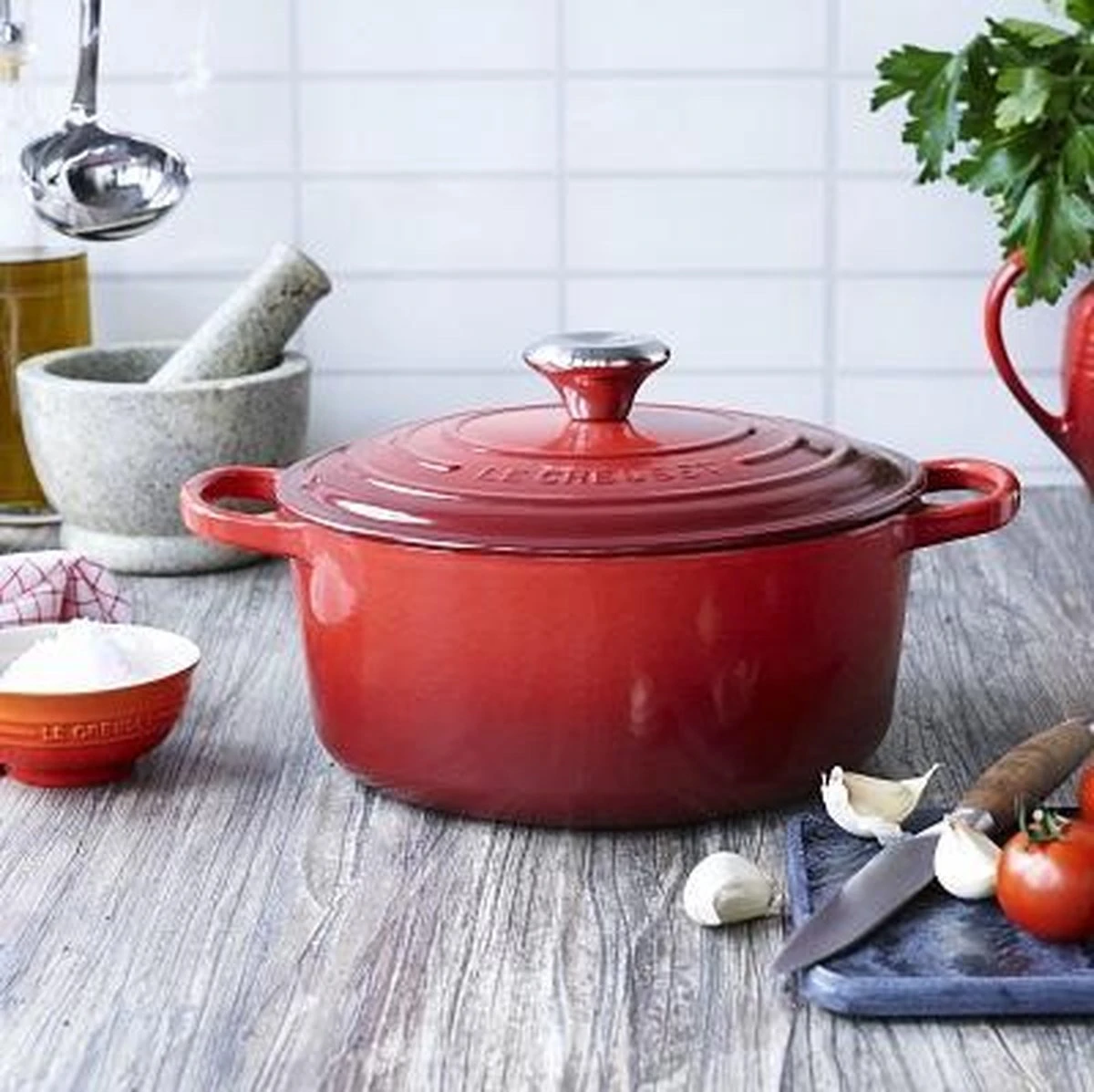 Le Creuset Signature Braadpan - 4,2 L - 24 Cm - Kersenrood 6 Le Creuset Signature Braadpan - 4,2 L - 24 Cm - Kersenrood - Afbeelding 4
