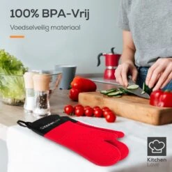 KitchenLove Ovenwanten - 2 Stuks Ovenhandschoenen - Hittebestendig Tot 250 °C - Siliconen - Rood 13 KitchenLove Ovenwanten - 2 Stuks Ovenhandschoenen - Hittebestendig Tot 250 °C - Siliconen - Rood -Woonkeuken Winkel 1200x1200 1004