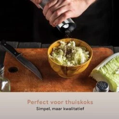 DODANA Premium Peper - & Zoutmolen Elektrisch - 1 Stuk - Pepermolen - Zoutmolen - Oplaadbaar - USB - Elektrische Pepermolen - RVS - Zwaartekracht Functie - LED Lamp - Nl Handleiding - Incl Borsteltje 16 DODANA Premium Peper - & Zoutmolen Elektrisch - 1 Stuk - Pepermolen - Zoutmolen - Oplaadbaar - USB - Elektrische Pepermolen - RVS - Zwaartekracht Functie - LED Lamp - Nl Handleiding - Incl Borsteltje -Woonkeuken Winkel 1200x1200 1040