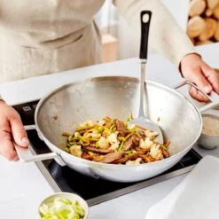 Demeyere Industry 5 RVS Wokpan – Wokpan Inductie – 30 Cm –2 Handvaten – PTFE-vrij 15 Demeyere Industry 5 RVS Wokpan – Wokpan Inductie – 30 Cm –2 Handvaten – PTFE-vrij -Woonkeuken Winkel 1200x1200 244