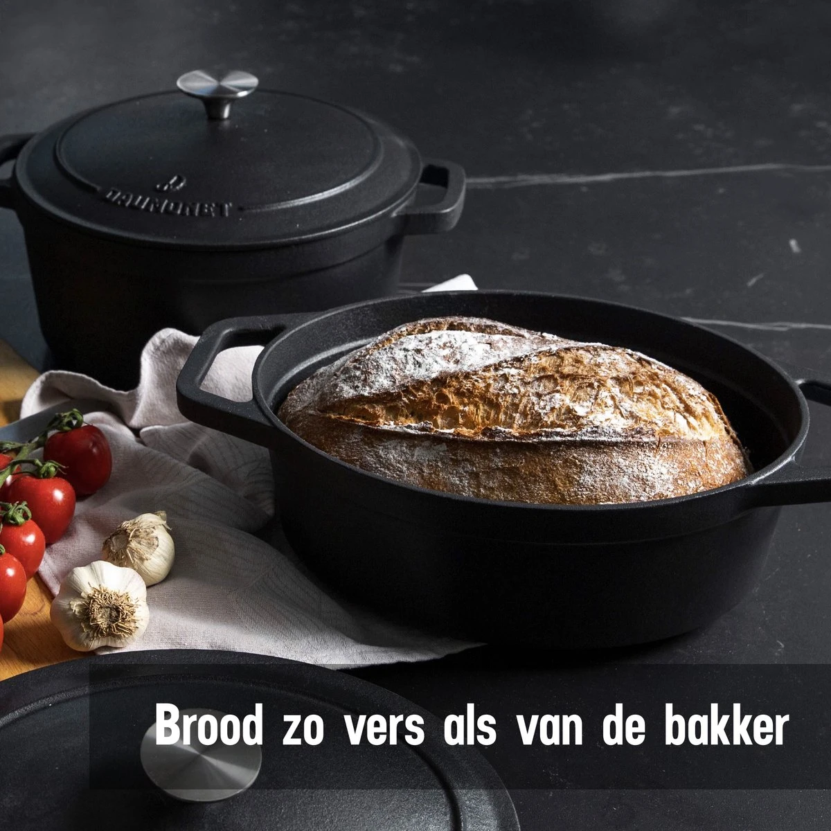 Gietijzeren Braadpan - Sudderpan Zwart Van Daumonet - Ovaal - Ø 29 Cm - 3 Liter - 100% PFAS & PFOA Vrij - Emaille - Geschikt Voor Alle Warmtebronnen - Elektrisch - Gas - Halogeen - Inductie - Keramisch - Vaatwasserbestendig 4 Gietijzeren Braadpan - Sudderpan Zwart Van Daumonet - Ovaal - Ø 29 Cm - 3 Liter - 100% PFAS & PFOA Vrij - Emaille - Geschikt Voor Alle Warmtebronnen - Elektrisch - Gas - Halogeen - Inductie - Keramisch - Vaatwasserbestendig - Afbeelding 2