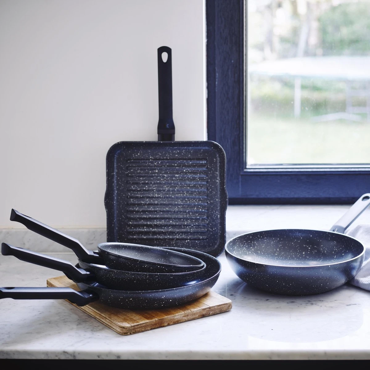 BK Universe Koekenpannenset Ø 24 Cm + Ø 28 Cm - Inductie - PFAS-vrij 6 BK Universe Koekenpannenset Ø 24 Cm + Ø 28 Cm - Inductie - PFAS-vrij - Afbeelding 4