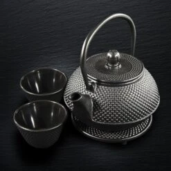 SakuraTea - Theepot Set - 4-delig - Gietijzer - Zwart - 0.8L - 2 Kopjes (100ml) -Woonkeuken Winkel 1200x1200 566