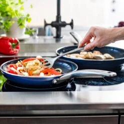 Blue Diamond, Keramische Koekenpan Verrijkt Met Diamantdeeltjes – Inductie Koekenpan Ø 24 Cm – PFAS En PHOA Vrij 10 Blue Diamond, Keramische Koekenpan Verrijkt Met Diamantdeeltjes – Inductie Koekenpan Ø 24 Cm – PFAS En PHOA Vrij -Woonkeuken Winkel 1200x1200 67