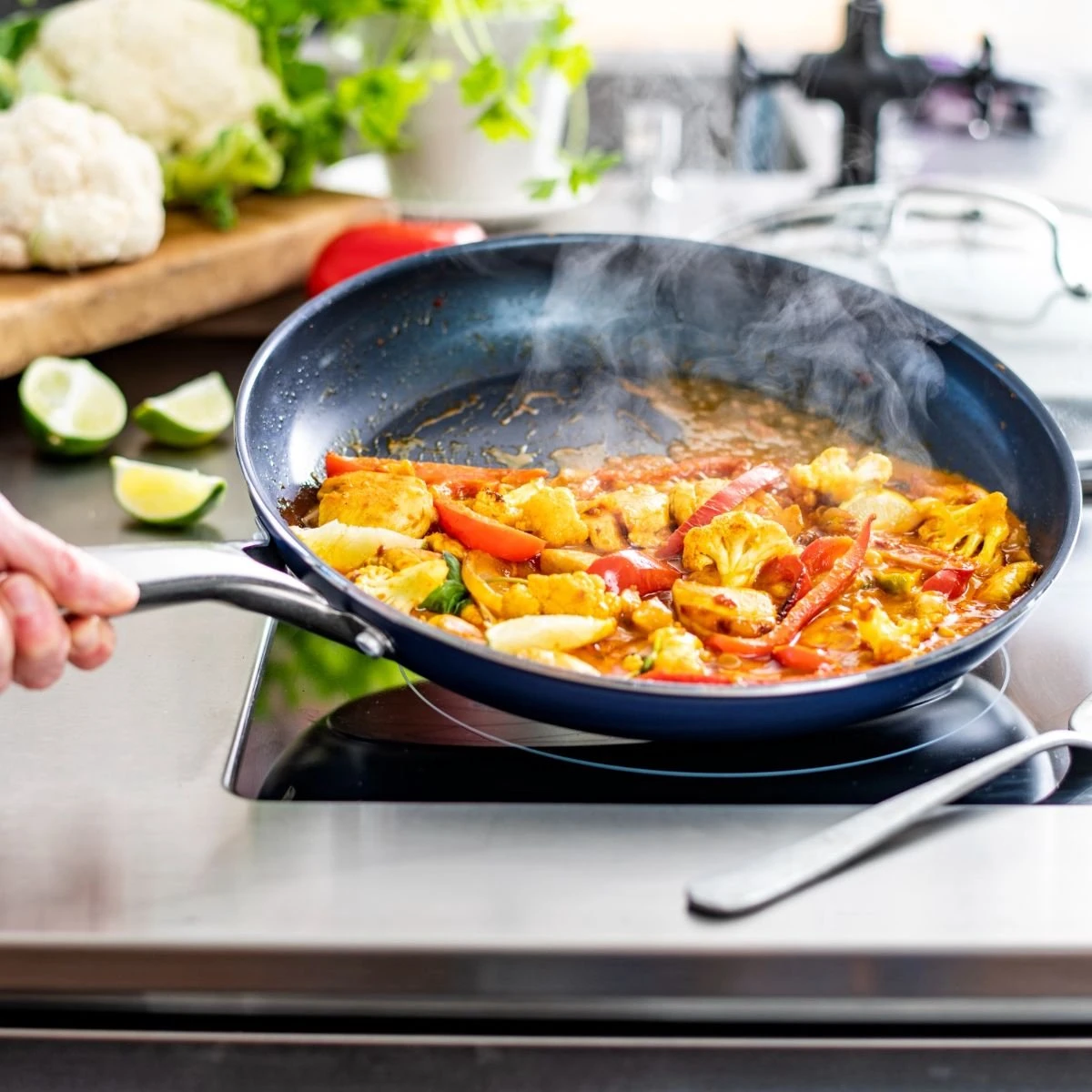 Blue Diamond, Keramische Koekenpan Verrijkt Met Diamantdeeltjes – Inductie Koekenpan Ø 28 Cm – PFAS En PHOA Vrij 5 Blue Diamond, Keramische Koekenpan Verrijkt Met Diamantdeeltjes – Inductie Koekenpan Ø 28 Cm – PFAS En PHOA Vrij - Afbeelding 3