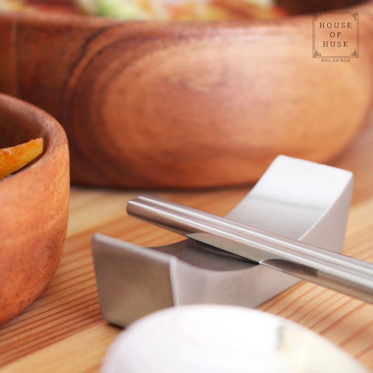 House Of Husk 1 Persoons Chopstick Lepel Set - 1 Paar Metalen Koreaanse Eetstokjes - Inclusief Eetlepel En Houder - RVS - Metaal - Eetstokjes - Koreaans - Vaatwasserbestendig - Sushi Chopsticks - Noodles - Zilver 7 House Of Husk 1 Persoons Chopstick Lepel Set - 1 Paar Metalen Koreaanse Eetstokjes - Inclusief Eetlepel En Houder - RVS - Metaal - Eetstokjes - Koreaans - Vaatwasserbestendig - Sushi Chopsticks - Noodles - Zilver - Afbeelding 5