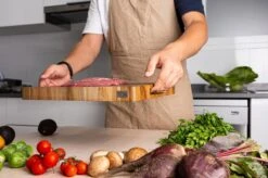 VDN Professionele Snijplank Acacia Hout Met Sapgeul En Handvatten – Hakblok 26x38x3.5 Cm 15 VDN Professionele Snijplank Acacia Hout Met Sapgeul En Handvatten – Hakblok 26x38x3.5 Cm -Woonkeuken Winkel 1200x798 11