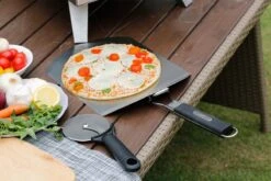 Bighorn Pizzaschep Voor BBQ En Oven-Inklapbare Handgreep -Pizzasnijder- Edelstaal -geschikt Als Broodschep En Ovenschep - SRPT01 -Woonkeuken Winkel 1200x800 125