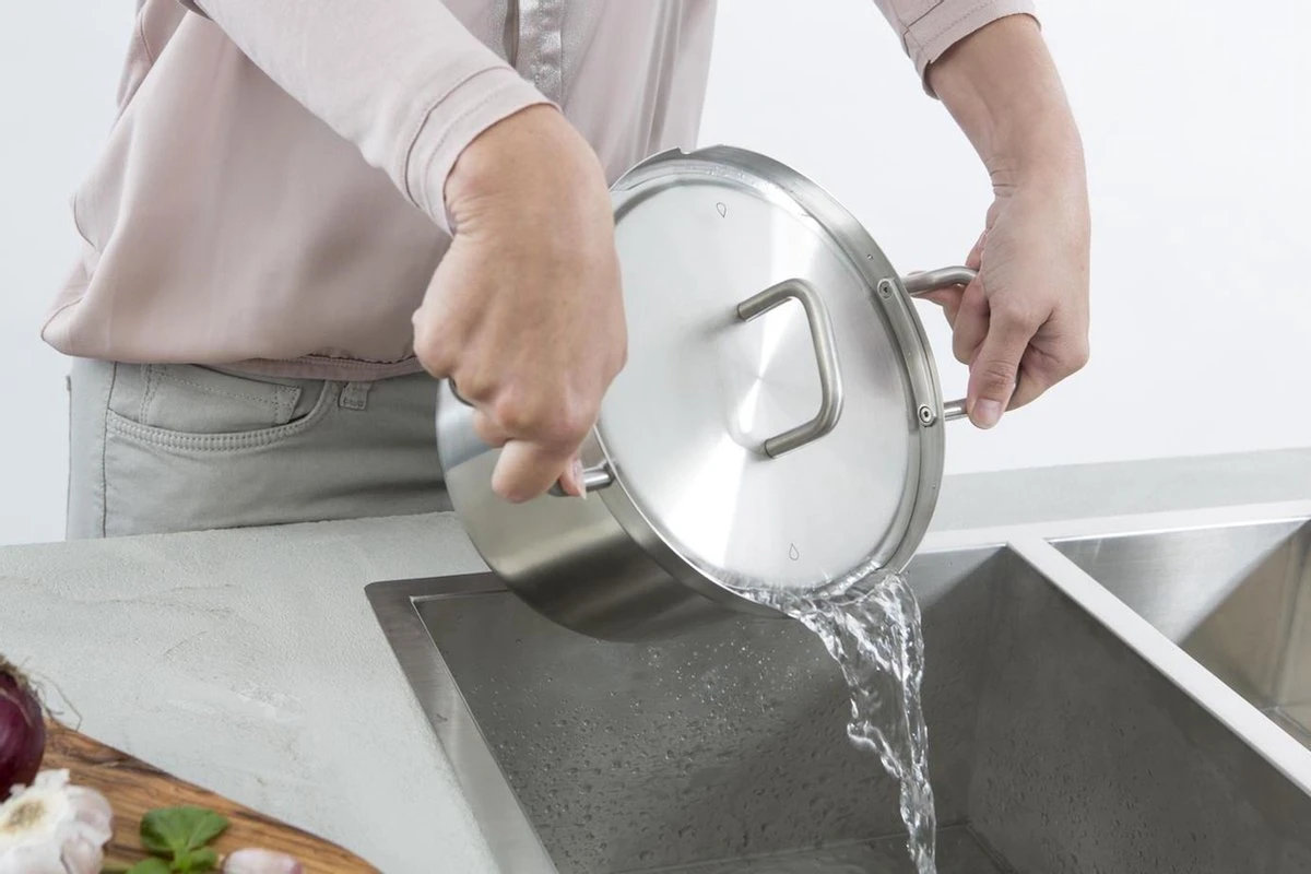 BK Q-linair Master RVS Pannenset - 5-delig - Veilig Afgietsysteem 13 BK Q-linair Master RVS Pannenset - 5-delig - Veilig Afgietsysteem - Afbeelding 11