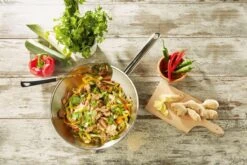 Demeyere Wok - Ø 30 Cm - Vlakke Bodem 15 Demeyere Wok - Ø 30 Cm - Vlakke Bodem -Woonkeuken Winkel 1200x800 9