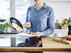 GreenPan Cambridge Hapjespan Met Deksel 28cm - Brons - Inductie - PFAS-vrij 17 GreenPan Cambridge Hapjespan Met Deksel 28cm - Brons - Inductie - PFAS-vrij -Woonkeuken Winkel 1200x899 7