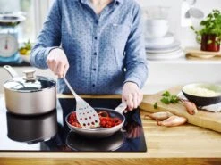 GreenPan Cambridge Hapjespan Met Deksel 28cm - Brons - Inductie - PFAS-vrij 18 GreenPan Cambridge Hapjespan Met Deksel 28cm - Brons - Inductie - PFAS-vrij -Woonkeuken Winkel 1200x899 8