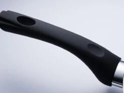 Sola Wokpan Stonehenge - Ø 28 Cm - Zwart/wit - Aluminium - Antiaanbaklaag 11 Sola Wokpan Stonehenge - Ø 28 Cm - Zwart/wit - Aluminium - Antiaanbaklaag -Woonkeuken Winkel 1200x906 6