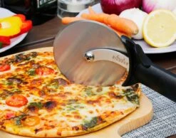 Bighorn Pizzaschep Voor BBQ En Oven-Inklapbare Handgreep -Pizzasnijder- Edelstaal -geschikt Als Broodschep En Ovenschep - SRPT01 -Woonkeuken Winkel 1200x944 4