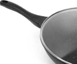 Swiss Pro+ - Marmeren Wokpan - Ø 32 Cm - Geschikt Voor Alle Warmtebronnen 10 Swiss Pro+ - Marmeren Wokpan - Ø 32 Cm - Geschikt Voor Alle Warmtebronnen -Woonkeuken Winkel 1200x997