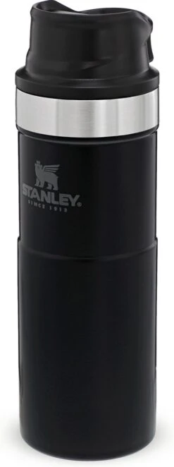 Stanley Trigger-Action Travel Mug 0.47L - Thermosfles - Matt Black -Woonkeuken Winkel 448x1200