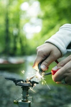 Light My Fire FireSteel Scout Bio Blauw + Noodfluit Milieuvriendelijke Vuurmaker Magnesium Aansteker 8 Light My Fire FireSteel Scout Bio Blauw + Noodfluit Milieuvriendelijke Vuurmaker Magnesium Aansteker -Woonkeuken Winkel 800x1200 44