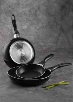 San Ignacio Koekenpannenset 16-20-24cm 34 San Ignacio Koekenpannenset 16-20-24cm -Woonkeuken Winkel 861x1200